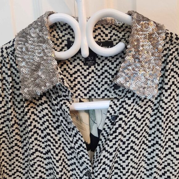 Elizabeth and James Black and White Sleeveless Blouse - Picture 4 of 12